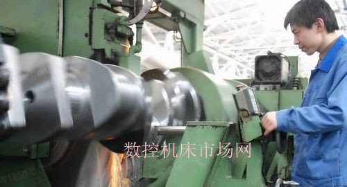 大型曲軸磨床典型結構與加工工(gōng)藝 大型曲(qǔ)軸磨(mó)床典型結構與加工工藝