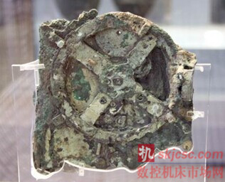 圖1:雅典國家考古博物館——安提凱希拉天體儀(yí) 圖1:雅典國家考(kǎo)古博(bó)物館——安提凱希拉天體儀