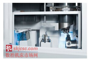更易於操作性!由於機床前後用於(yú)維護與使用的窗口很大,所(suǒ)以保證(zhèng)了單機(jī)極佳的可(kě)操作性 更易於操作性!由於機床前後用於維護與使用的窗口很大,所(suǒ)以保證了單機極佳的可操作性