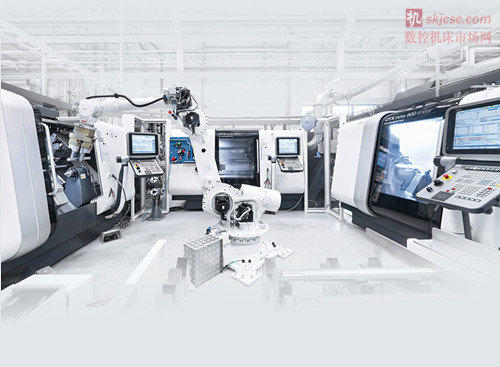 DMG MORI自動化係統公司將加工技術、機床、自動化係統與輔助係統集成為一(yī)體,提供(gòng)全方位的生產自動 DMG MORI自動化係統公司將加(jiā)工技術、機床、自(zì)動化(huà)係統與輔助係統集成為一體,提供全方位的生產自動