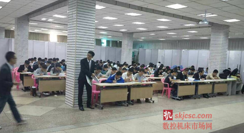“吉泰科校園行”招聘會現場 “吉泰科校園行”招聘(pìn)會現場