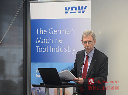 德國機床製造商協會經濟部部長Gerhard Hein先生 德國(guó)機床製造商協會經濟部部長Gerhard Hein先生