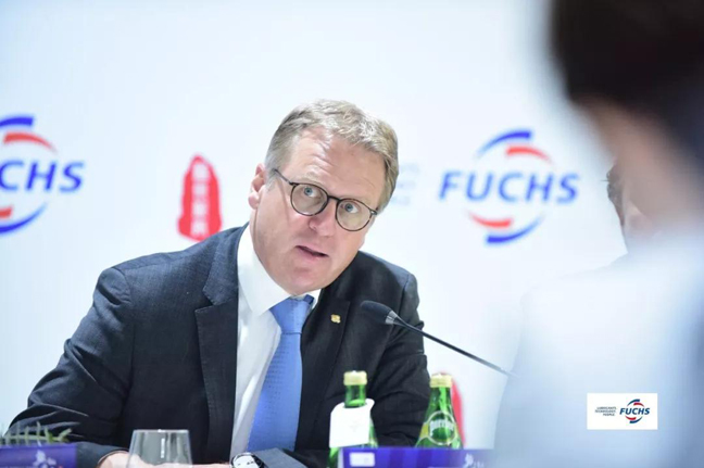 福斯油品集團董事會(huì)主席Stefan FUCHS 福(fú)斯油品集團董事會主席Stefan FUCHS