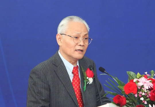 中國機床工具工業協會(huì)副會長王黎明主持開幕式 中國(guó)機床工具(jù)工業協(xié)會副會長王黎明主持開幕式